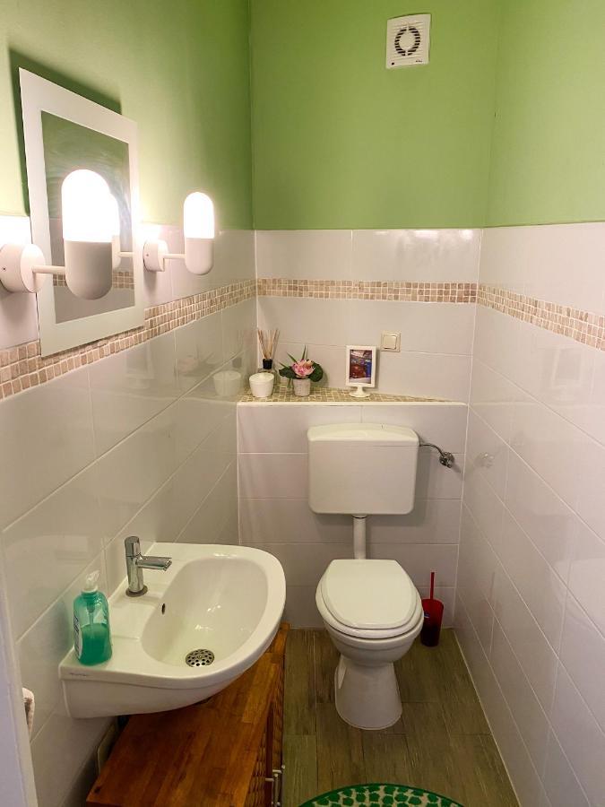 Villa Hanseart Luebeck - Privatzimmer In Zentraler Lage ภายนอก รูปภาพ